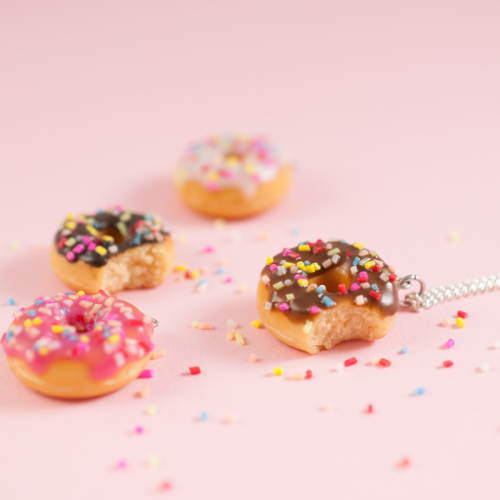 Nokilos: Kette mit Donut-Ankhänger